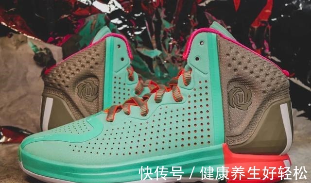 rose4 4大科技加持单只才348克这就是阿迪顶级实战鞋的能力吗!