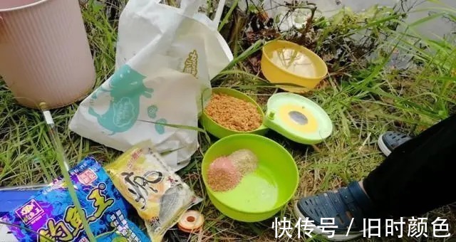 水库作钓要学会这样去打窝,简单好用渔获多!莫不信,高手们都这么做