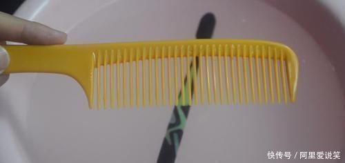梳子|在梳子上涂抹牙膏,作用真厉害,我也是刚知道,快回家试一试
