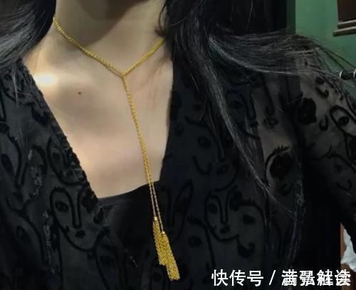 链条 黄金饰品终于打破古板的设计,时尚又新潮,这样的首饰是国风精品