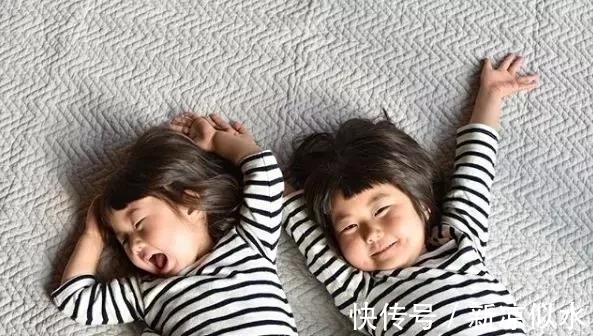 小m|人类幼崽有多可爱?这坑娃的妈给女儿拍了近千张“丑照”