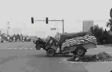 |搞笑GIF:这就有点看不懂了,同样是妹子,为什么她就那么优秀?