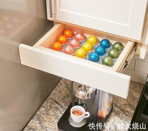 小调料|他将厨房每一寸用到了极致,吊柜下巴掌大的地,也能腾出6种用法