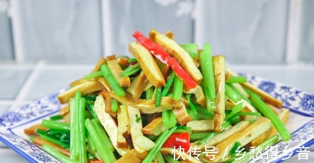 红干椒|冬天多吃芹菜身体好,分享5种芹菜做法,清爽解腻,孩子不挑食!