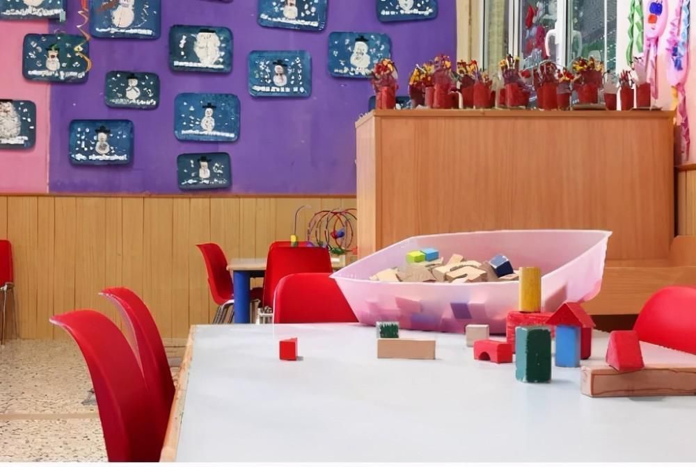 宝妈|家长开百万豪车接孩子放学,被骂炫富,怎么不去上贵族幼儿园