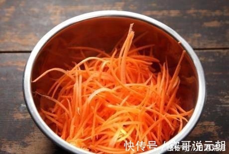 猪肉馅|大厨老爸炸丸子的秘诀掌握3个技巧,丸子香酥不松散,一次成功