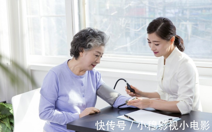 空腹血糖|空腹血糖多少算正常？新标准已公布，快来自查，你的血糖或并不高