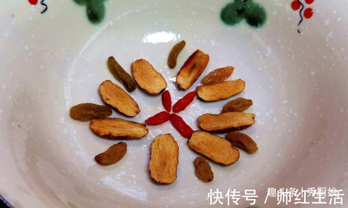 厨娘|年夜饭必备的美食,是主食也是菜,简单一蒸就好,寓意:幸福团圆