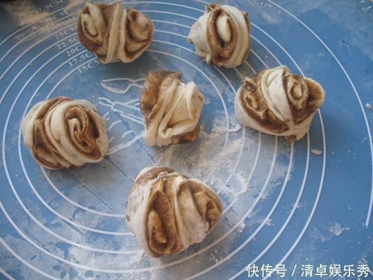 补钙|面粉不要蒸馒头了，教你此做法，孩子一顿吃3个，补钙又好吃！