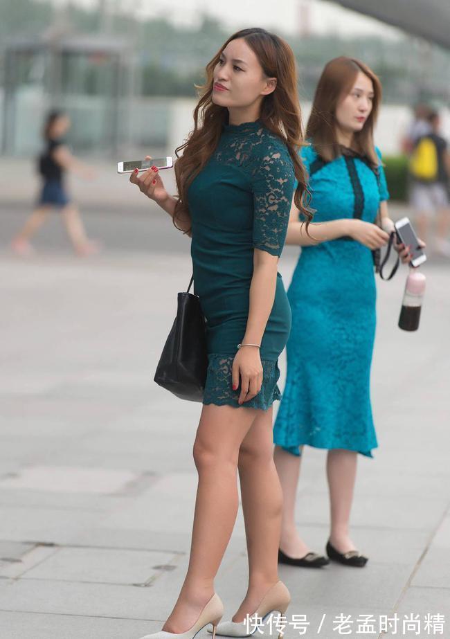 包臀裙|街拍:风韵依旧的包臀裙“少妇”
