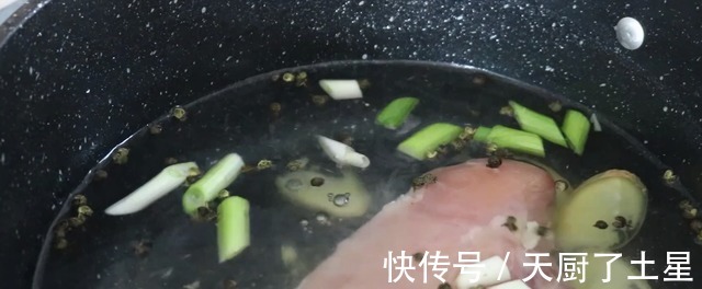 豆腐这种做法最近火了，成本8块钱都不到，美味就是这么简单！