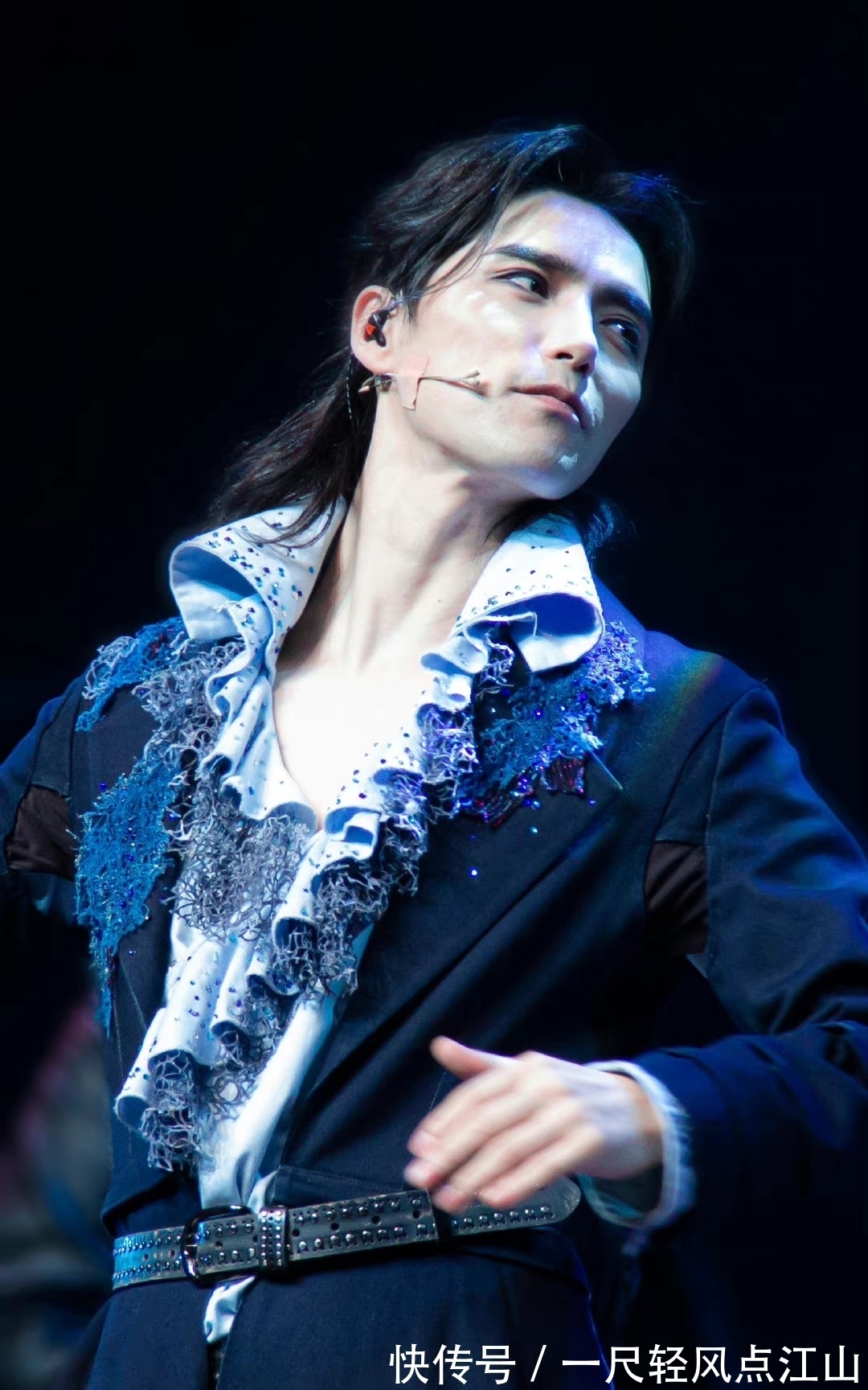 古典$他就像一幅古典的油画一样,真好看!