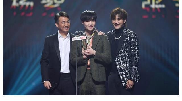 严敏|让严敏导演喊累，极限男团与德云男团都做到了！但似乎哪里不一样