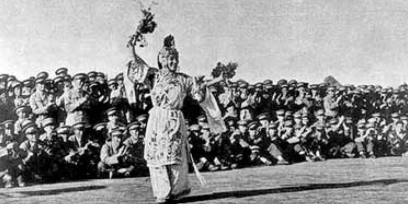 艺术家|老戏曲艺术家半年义演180场,只为凑15亿买飞机,捐给志愿军