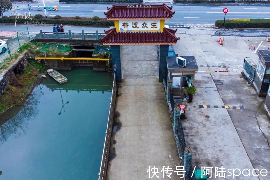 地铁4号线|在郊外,于无数酒店中间竟然发现一座禅寺,可见杭州佛文化之源远流长