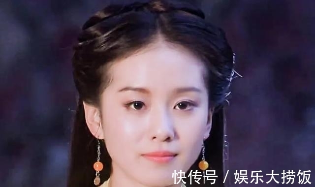 黄衫女子#《倚天屠龙记》中,黄衫女子能打得过张无忌吗?