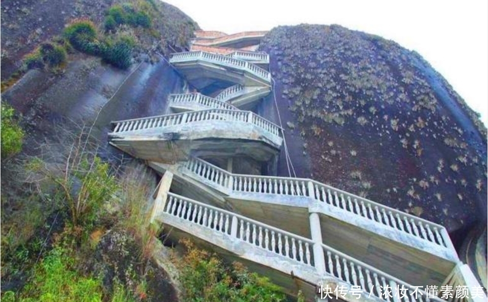 世界上最“险峻”的房子，建在大石头上，回家就像爬山一样