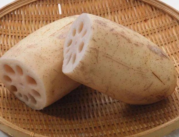 莲藕为啥易变黑如何防止发黑大厨教你一招，洁白爽脆，更入味