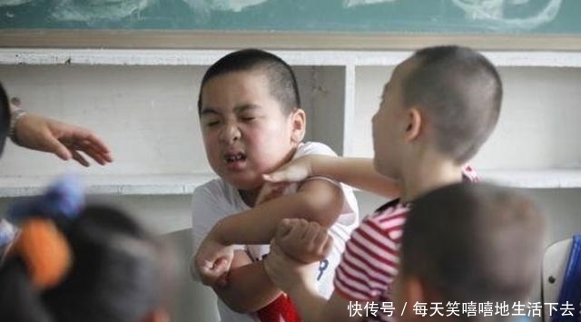 赔偿|孩子摔坏同学的进口玩具,家长要求巨额赔偿,奶奶:发票拿出来