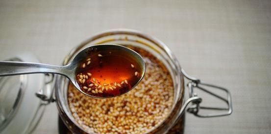 做辣椒油,直接淋热油就错了大厨这样做辣椒油香又亮