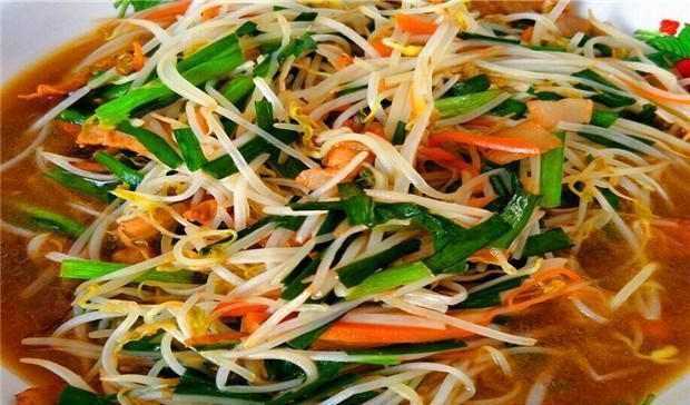 自己在家发的豆芽,这样简单一做,出锅太下饭,给红烧肉也不换