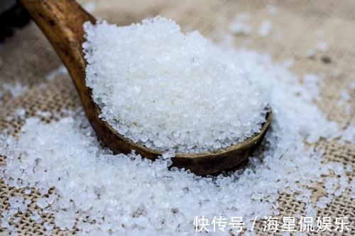 蟹爪兰|蟹爪兰来点“甜水”,不烂根不黄叶,枝枝开花红满盆!