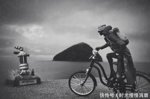路飞|手办到底该如何摆放网友晒出照片，这是动漫人物穿越了吧