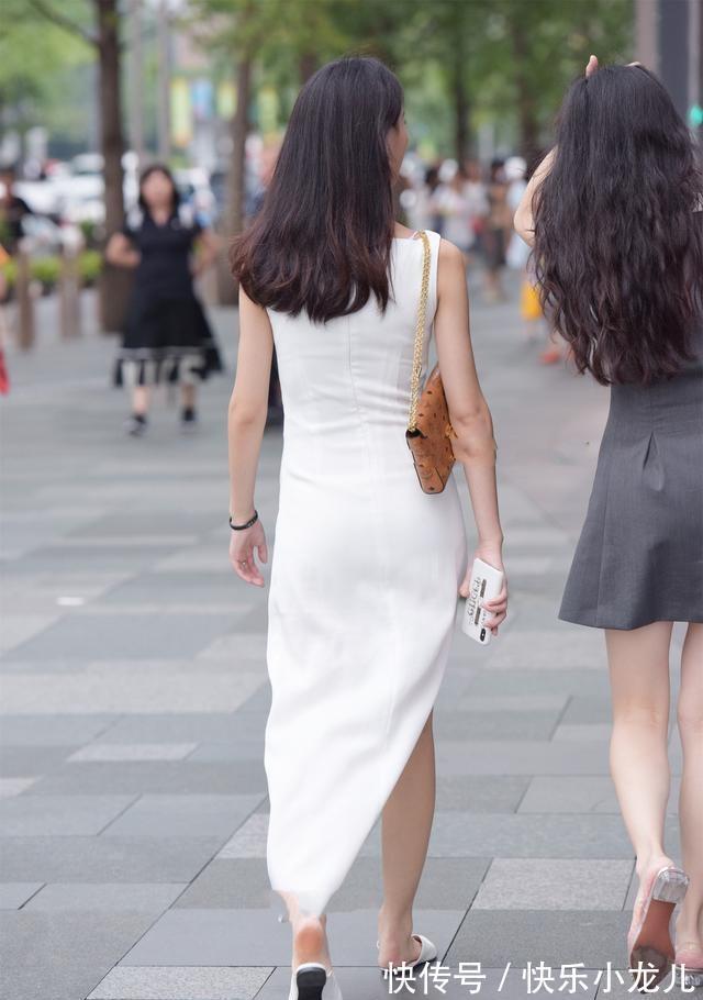 工装风 贴身提臀的连衣裙，擅长打造优雅靓丽风，简约休闲