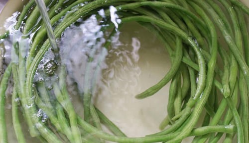 晒干豆角，有人焯水有人直接晒，都不对，教您1招，耐保存更好吃