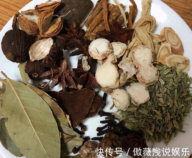 香料|今日菜谱:大叔教你凉拌麻辣猪耳,香辣脆爽,开胃解腻,家人爱吃