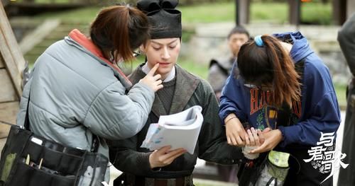 一念永恒|李俊逸发文告别《与君歌》与严修一角共情感慨