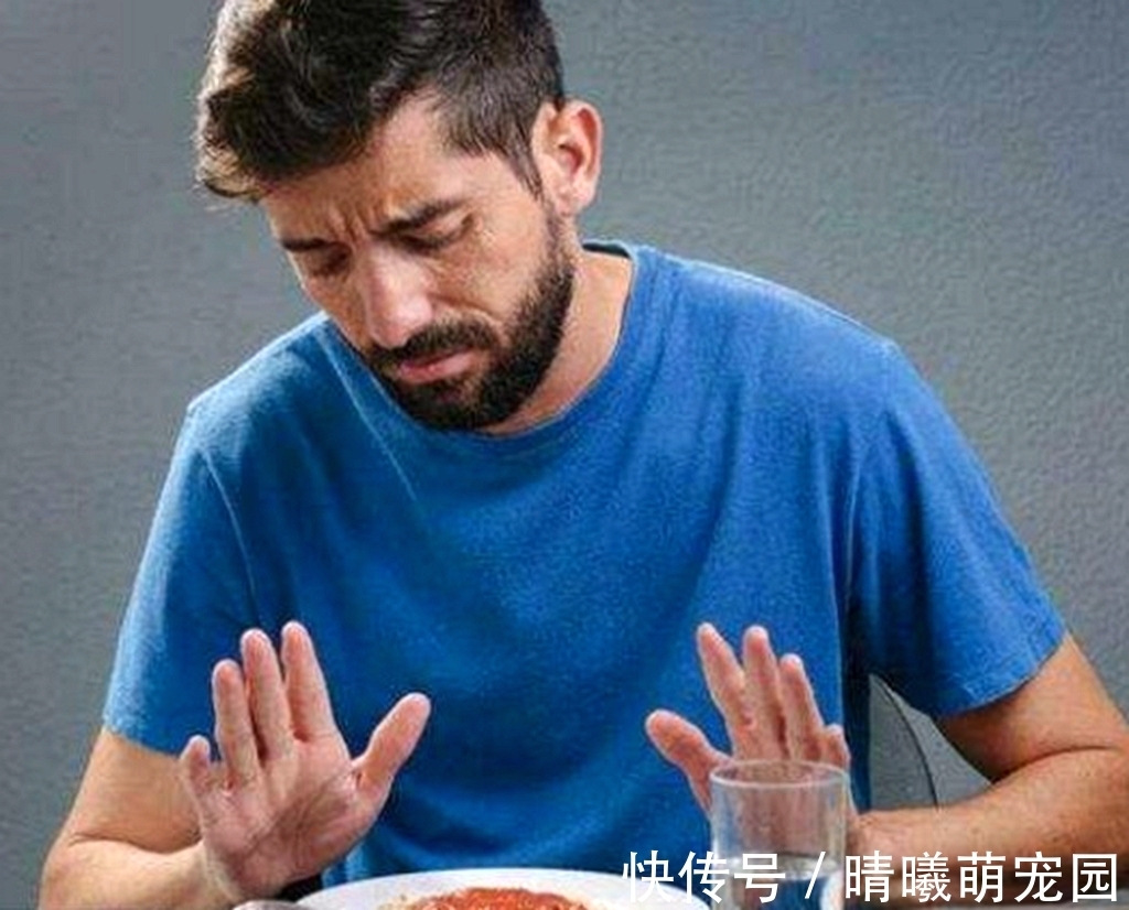 亚硝胺|年龄越大越要管住嘴,50岁以后再馋也要少吃五种食物,对身体好!