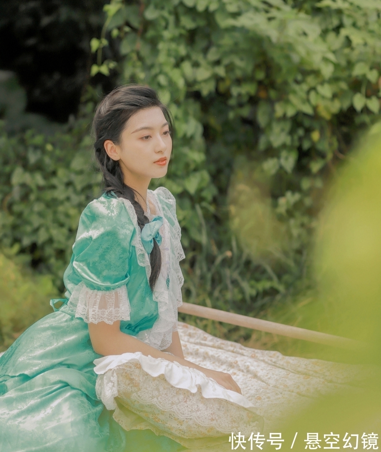 秋山明@秋风清·词:闲吟乘客舟。浓浓秋韵人堪爱,几多苦恼空烦忧