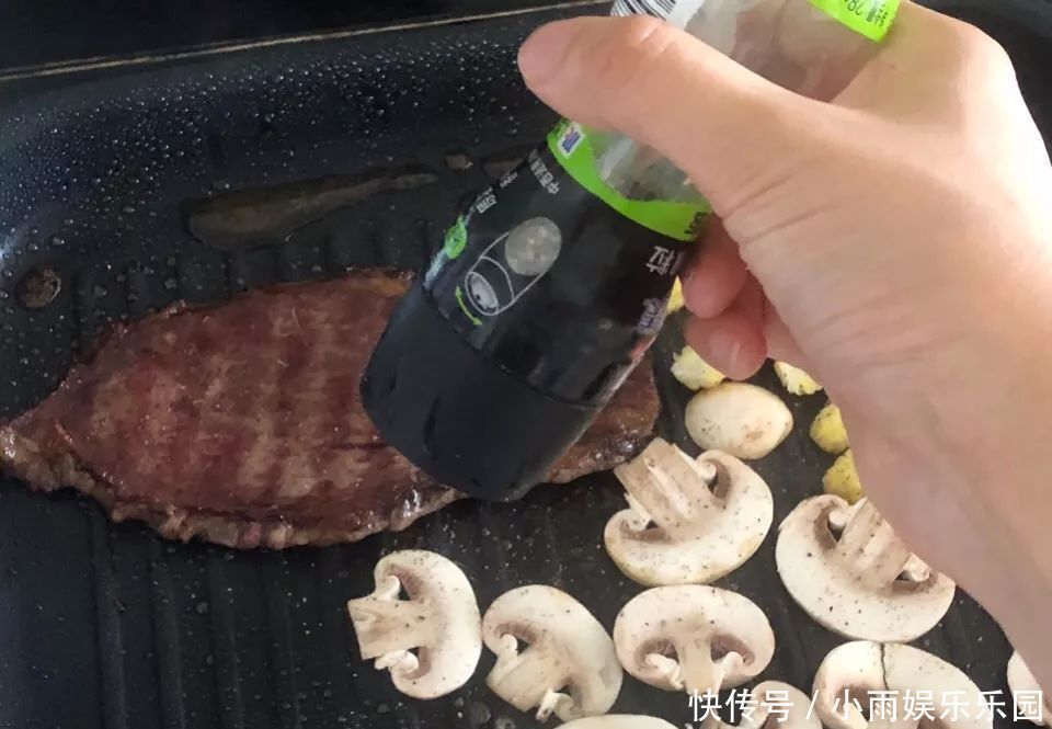  减脂|一道低卡轻食晚餐，牛排不用油煎，这样搭配，可以轻松瘦身！