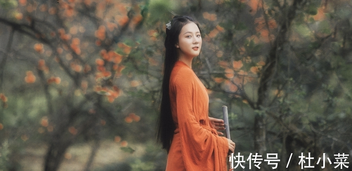 碧蝶$七言格律:碧蝶花间频展翅,黄莺柳浪复摇唇