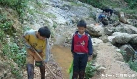 刻字|他曾无意间捡到一块“刻字的石头”,上交后,奖励20元路费表扬