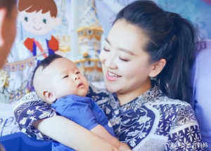 产妇|“月亮姐姐”39岁高龄产子,孕后卧床90天只为保胎,产后仍像姐姐
