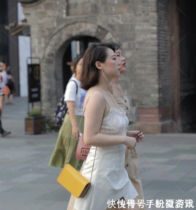 蕾丝 微胖女孩的吊带裙穿搭,显瘦又显高,时尚精致又高雅!