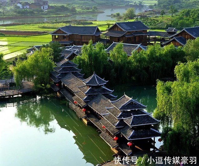 诸侯|褒姒为何不爱笑?使得周幽王“烽火戏诸侯”,最终造成悲剧。