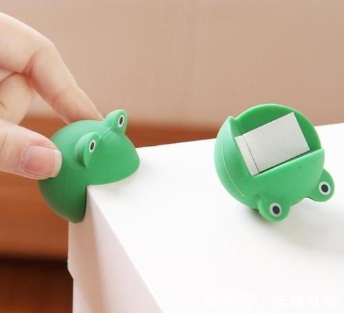 502胶水|3岁男童误将502胶当滴眼液,幸好妈妈及时处理,医生也为她点赞