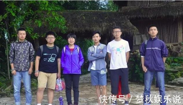 父亲|为供儿子上学,父亲每天挑200担沙,儿子674分上清华后却内疚痛哭