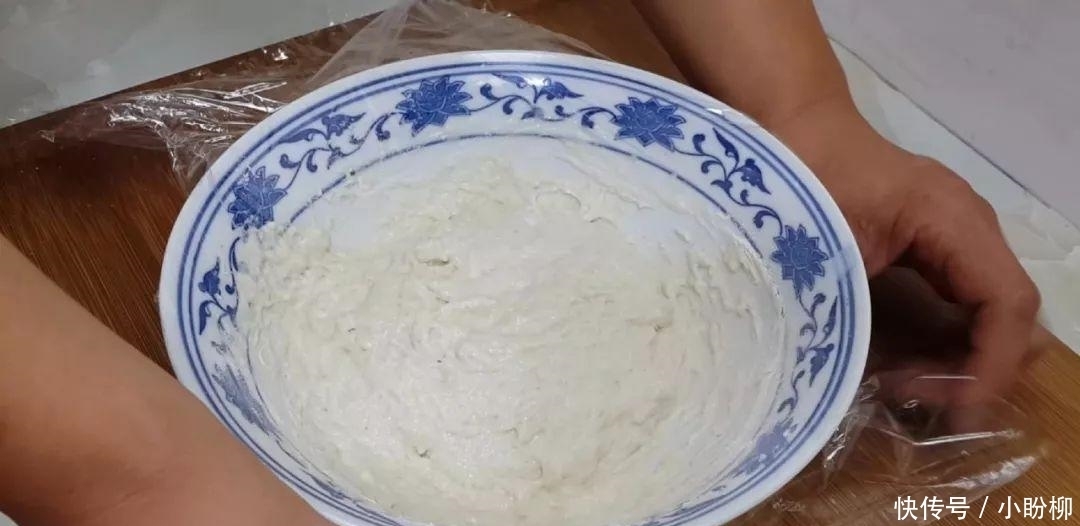 1斤面粉, 1斤水, 教你自制油酥烧饼, 出锅后香酥到掉渣, 越吃越香
