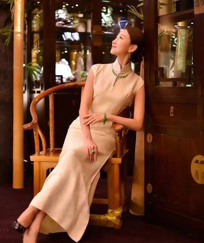 翡翠 当旗袍遇到翡翠,女人的美,足以惊艳世界