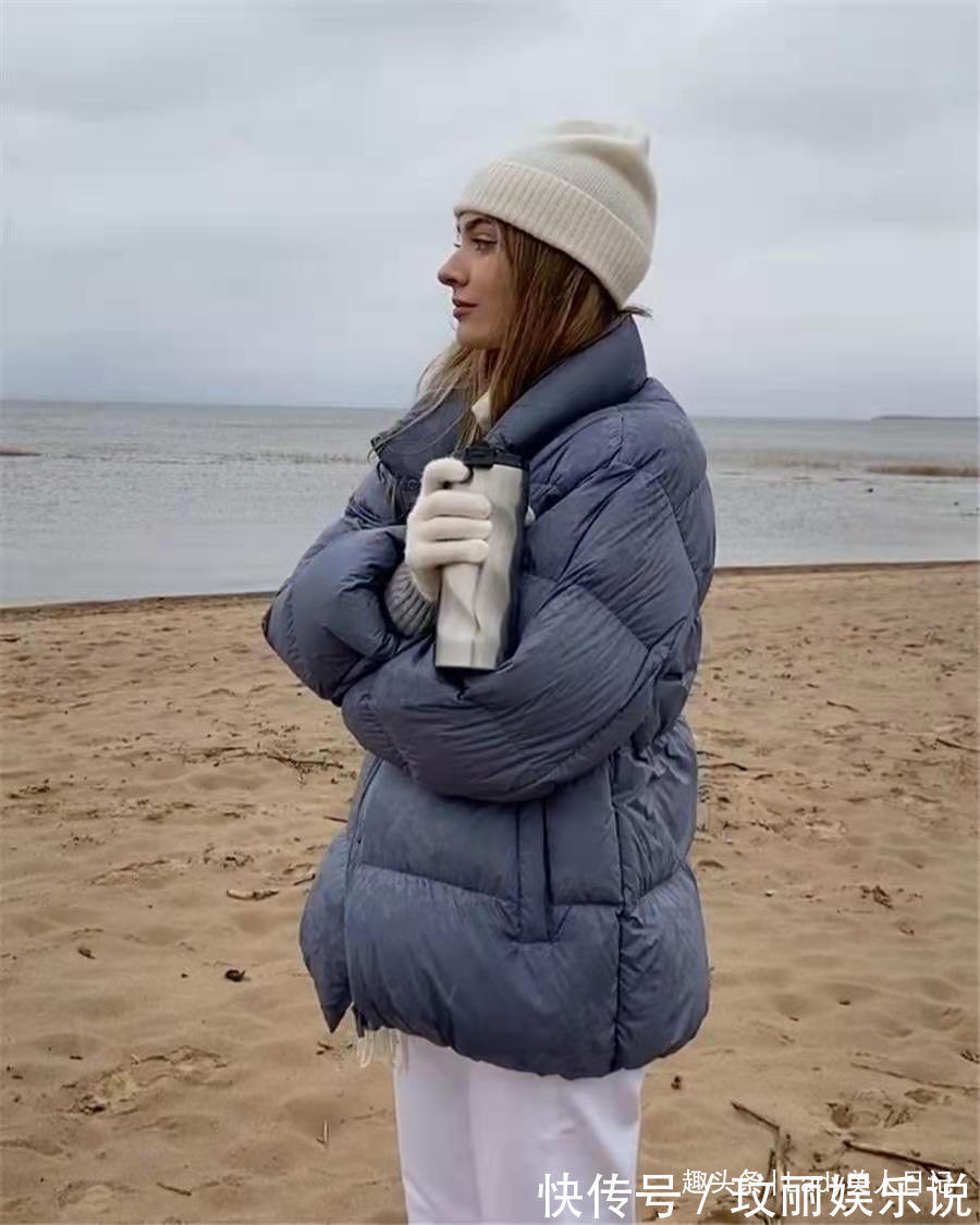 毛衣 穿羽绒服时、如何才时髦?不懂它的“穿搭精髓”,当然穿不出感觉