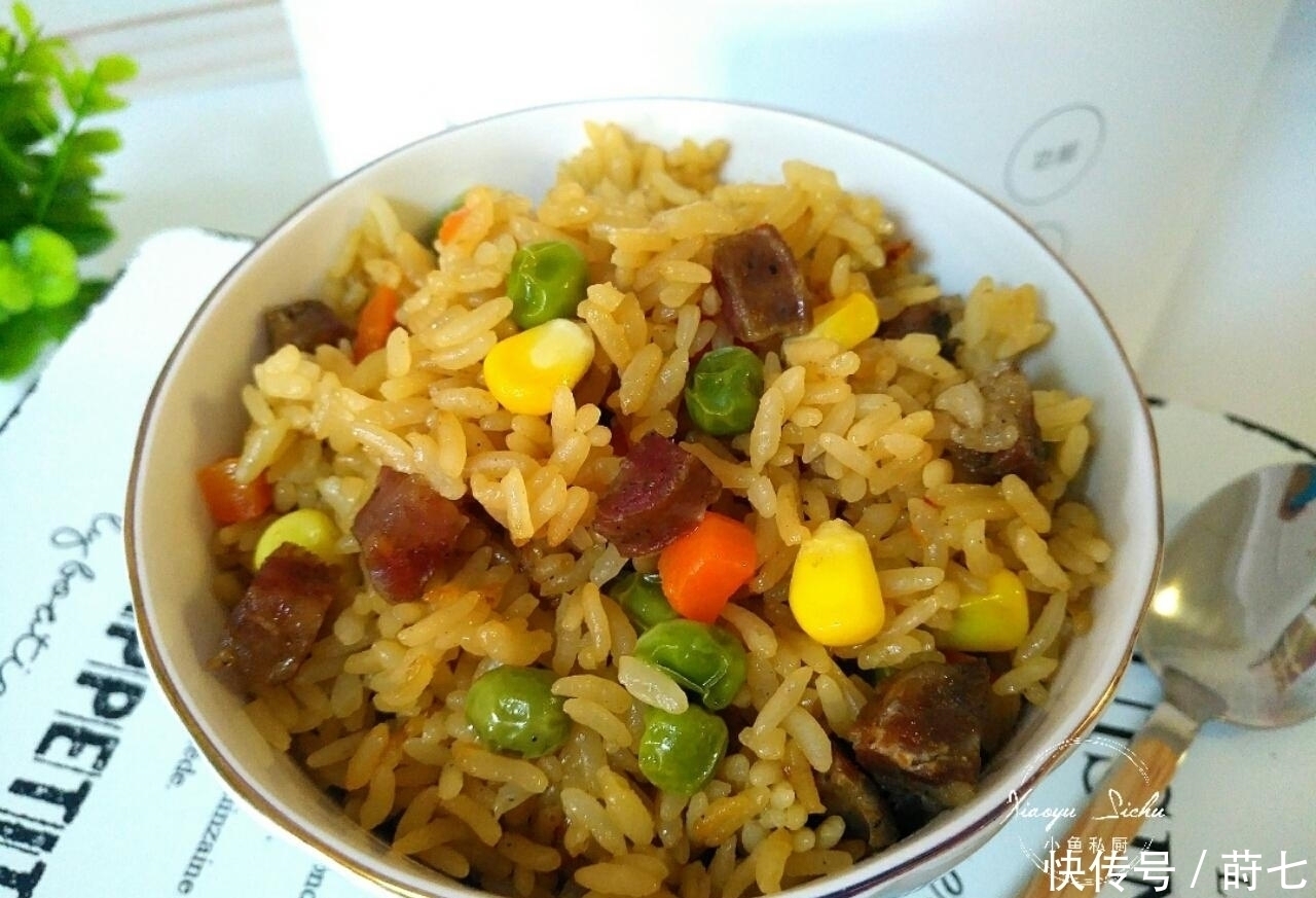 饭菜|特适合懒人的腊肠焖饭,饭菜一锅出,简单到只要你会煮米饭