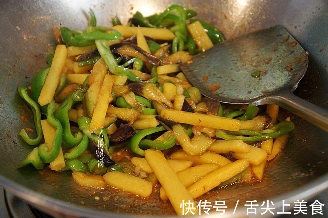 土豆|土豆和它才是“天生一对”，我家隔天必吃1次，不放肉比肉还香