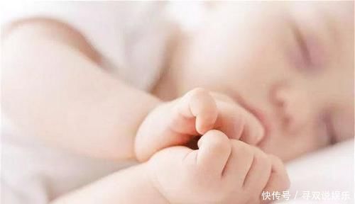 恭喜|1岁内的宝宝,如果睡觉常出现三种反应,恭喜,大脑发育达标了