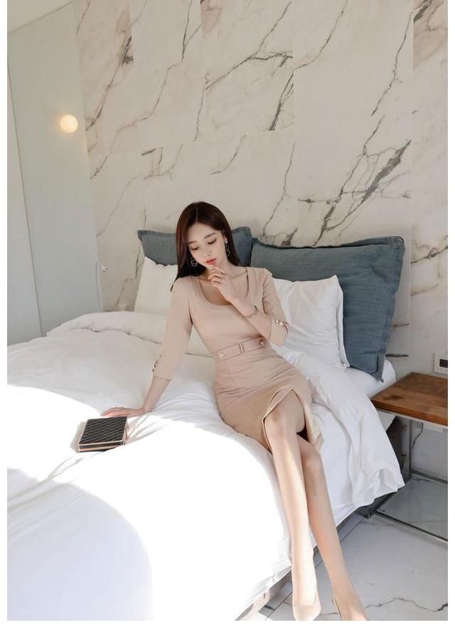 春桃|女神孙允珠高清时尚搭配（233）春桃杨妃淡粉雨溪烟树包臀裙