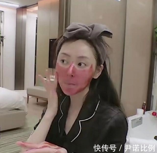 毛孔|女生敷面膜时,尽量少犯这3个“错误”!不然毛孔容易变大