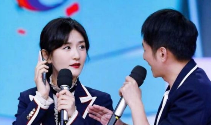 回应 《快本》遭质疑看人下菜碟,谁红谁上,导演回应:时代不同了